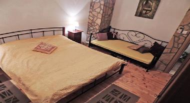 Schlafzimmer mit eigenem Balkon f�r 2 oder 3 Personen 