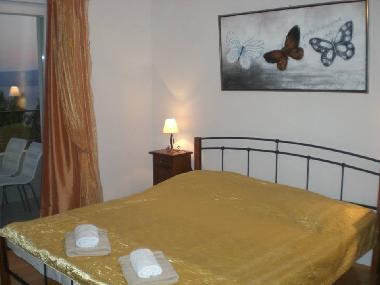 Schlafzimmer mit eigenem Balkon f�r 2 oder 3 Personen 