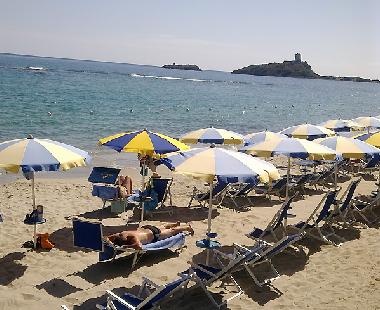 Der wei�e Sandstrand von PULA