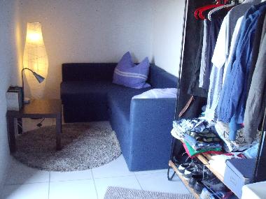 und last not least das kl., separate Doppelbett-Zimmer, das sich in dieses nach ausziehen der Couch 