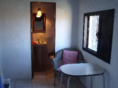 ...mit Dusche, Wc + Waschbecken