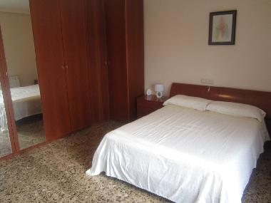 Groes Schlafzimmer im OG mit Blick zum Meer