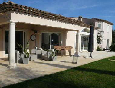 Villa in Roquefort les Pins (Alpes-Maritimes) oder Ferienwohnung oder Ferienhaus
