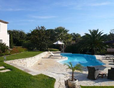 Villa in Roquefort les Pins (Alpes-Maritimes) oder Ferienwohnung oder Ferienhaus