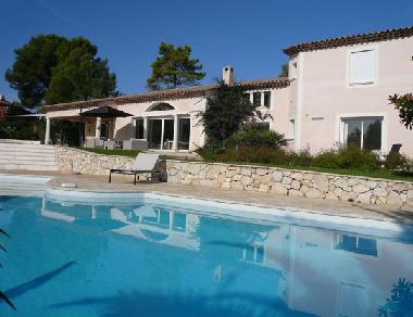 Villa in Roquefort les Pins (Alpes-Maritimes) oder Ferienwohnung oder Ferienhaus