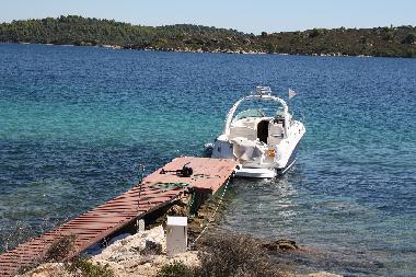 Steg mit Boot