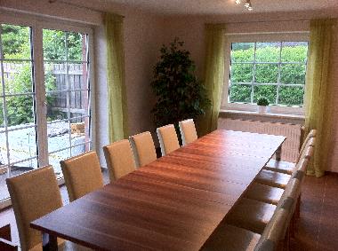 Gro�z�giger Essbereich f�r 12 Pers.-Ideal f�r die gemeinsamen Mahlzeiten