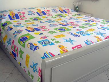 Deutsches Doppelbett mit Federkern Matraze empfehlenswert f�r Personen mit R�ckenproblemen