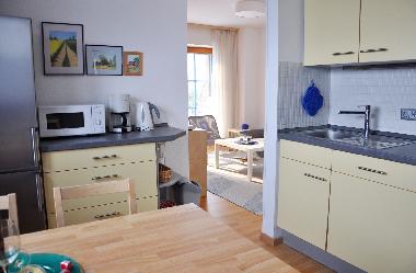 K�che mit Blick zum Wohnzimmer