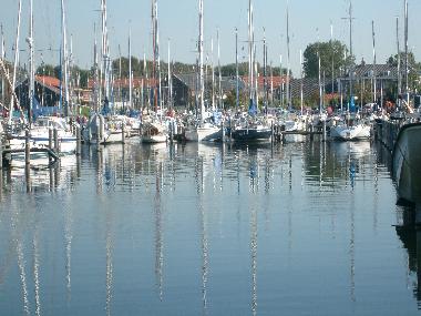 Bootsanlegestelle im Jachthafen