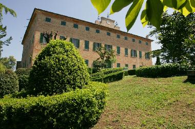 Schloss / Burg in Monterado (Ancona) oder Ferienwohnung oder Ferienhaus
