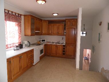 Komplette Kche mit Geschirrsplmaschine