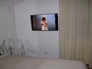 Das Schlafzimmer 1 - Fersehgenuss vom Bett 