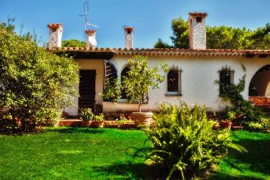 Villa in S. Margherita di Pula (Cagliari) oder Ferienwohnung oder Ferienhaus