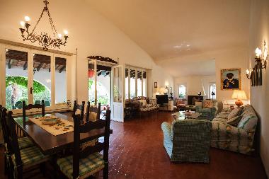 Villa in S. Margherita di Pula (Cagliari) oder Ferienwohnung oder Ferienhaus