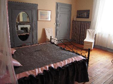 Pension in BADENS (Aude) oder Ferienwohnung oder Ferienhaus