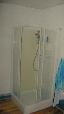 Dusche im renovierten Bad