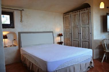 3. Schlafzimmer im 1. Stockwerk ebenfalls mit Privatbad/Dusche und natrlich Meerblick