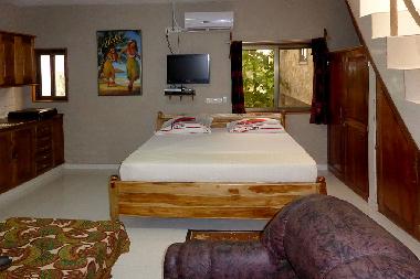 Studio Innenansicht!KLIMAANLAGE!TV/DVD!Grosse Schr�nke,links K�chenkombination!