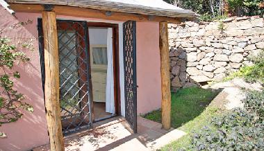 kleine Einliegerwohnung mit Dz und Bad "en suite"