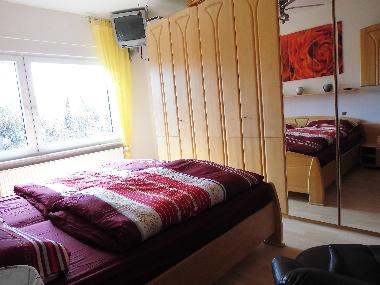 Schlafzimmer I im EG
