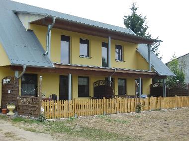 Typ 1/1 rechts; Typ 1/2 links - Fewo f�r 1 bis 2 Kojen; Wasserblick, Terrasse (eingez�unt)