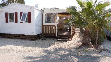 Chalet in Hy�res (Var) oder Ferienwohnung oder Ferienhaus