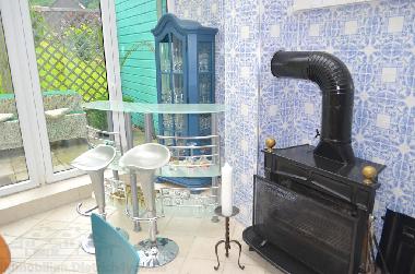 Wohnk�che mit Kamin u. Bar