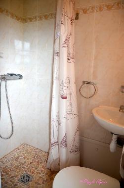 Ferienhaus in Dions (Gard) oder Ferienwohnung oder Ferienhaus