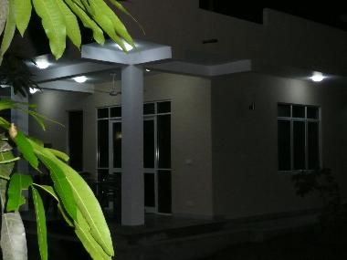 Bungalow mit Auenbeleuchtung