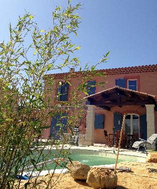 Villa in RASTEAU (Vaucluse) oder Ferienwohnung oder Ferienhaus