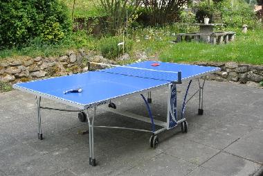 Tischtennistisch auf der Liegenschaft