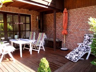 Teil�berdachte Terrasse Erdgeschoss