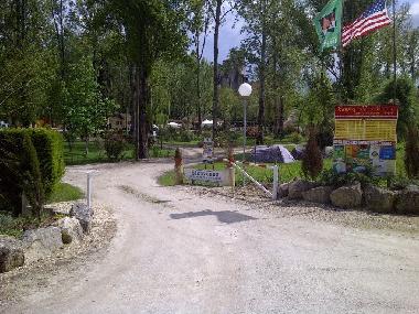 Wohnwagen in Rauzan (Dordogne) oder Ferienwohnung oder Ferienhaus