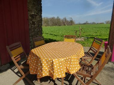 Sitzplatz vor dem Haus