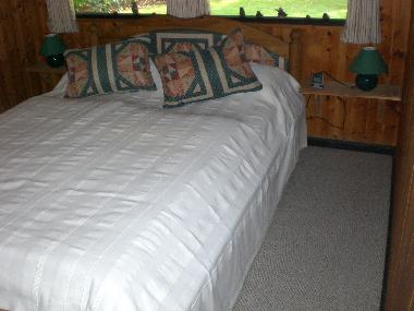 Schlafzimmer mit frz. Bett