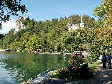 Bledersee mit Burg