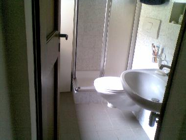 Badezimmer - 2 Fenster & Dusche 