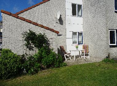 Geschtzte Frhstcksterrasse zur Ostseite