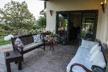 SITZECKE AUF DER TERASSE