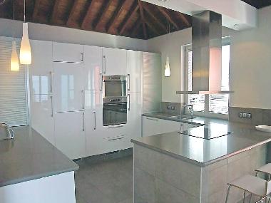 K�che mit Fr�hst�cksbar