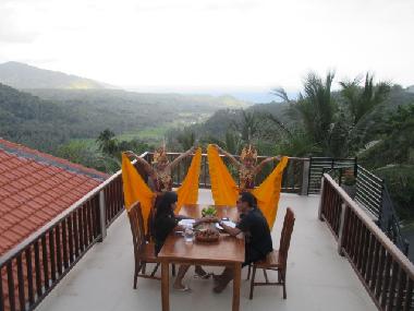 Dachterrasse mit Sicht auf den Strand Candidasa/Manggis
