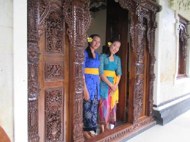 Narti und Made Rake vom Team