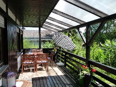 Veranda mit Waldblick im Sommer 2014