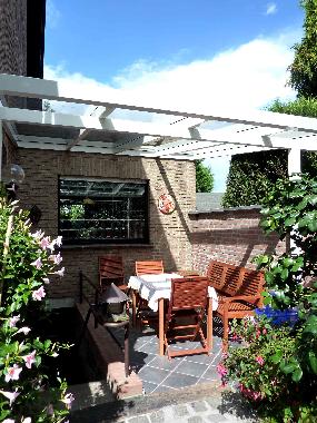 berdachte Terrasse Bild 1