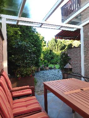 berdachte Terrasse Bild 2