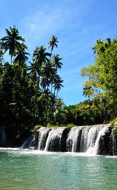 Cambugahay Waserfall auf der Insel Siquijor