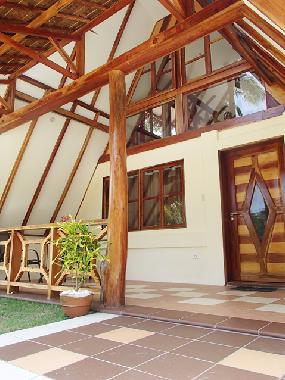 Terasse in einem der Kalachuchi Beach Resort Ferienh�user