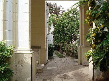 Eingang von der Stra�e