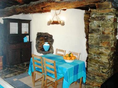 Ferienhaus in Aguincho - Alvoco da Serra (Serra da Estrela) oder Ferienwohnung oder Ferienhaus